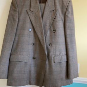 Men’s grey and multi suit